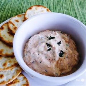 smoked-salmon-dip-2-1024x1024.jpg