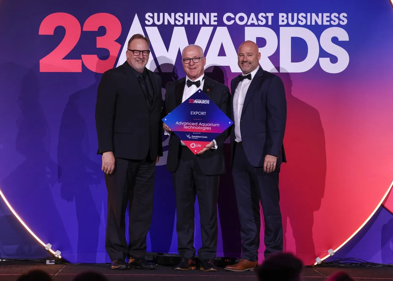 Export Category winners - Advanced Aquarium Technologies with Mayor Mark Jamieson