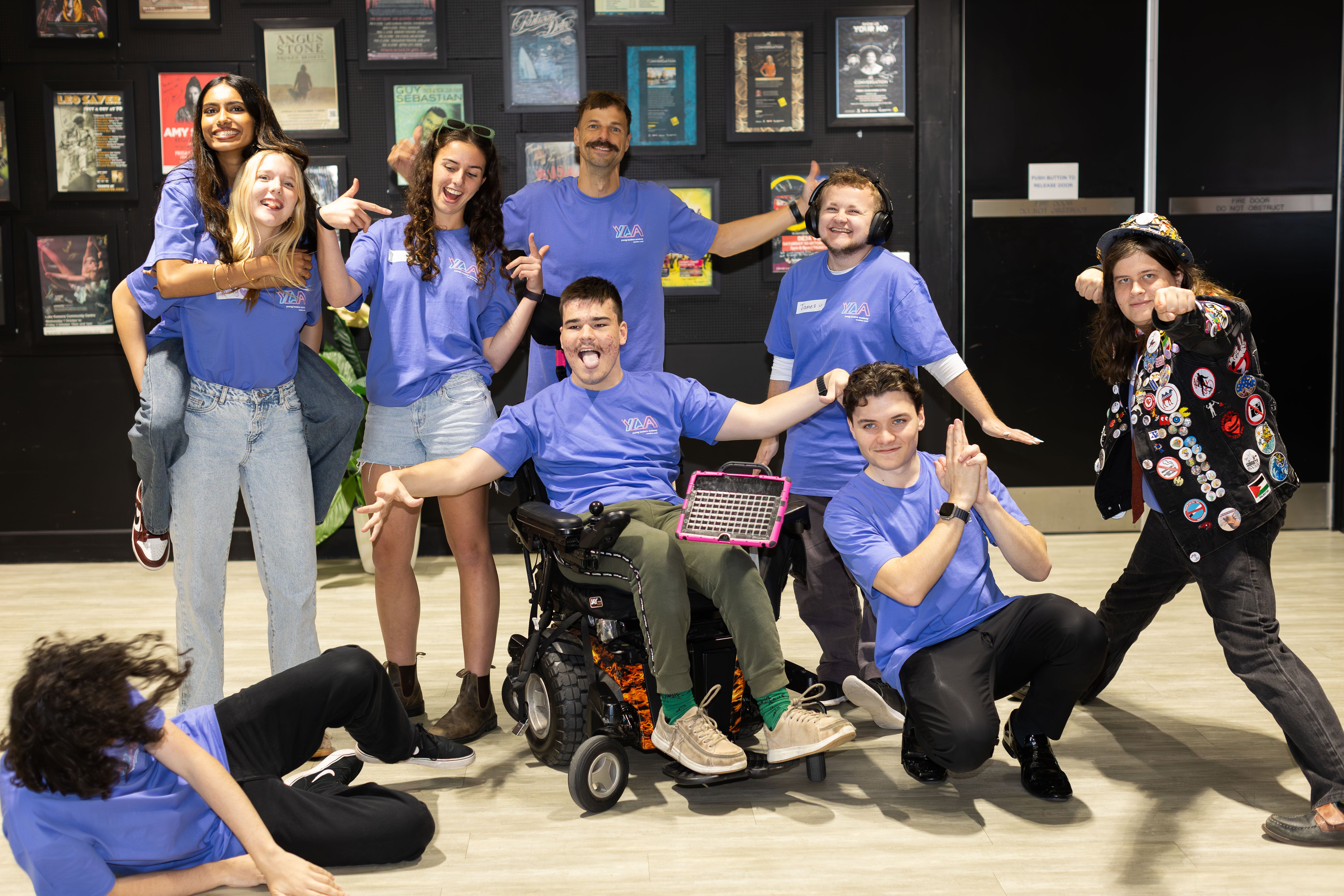 Young leaders, youth and young people. 