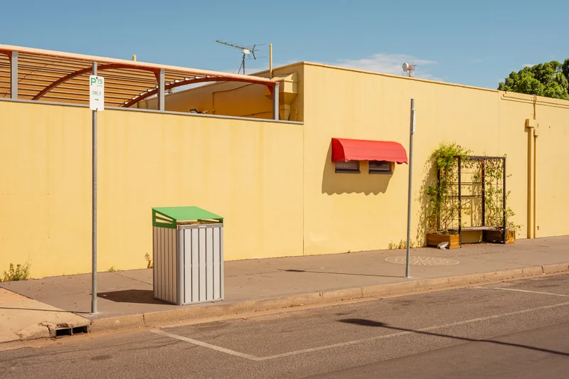 GILLESPIE_Terrence_Anakie_Street_2025_giclee print photograph_60 x 90cm.jpg