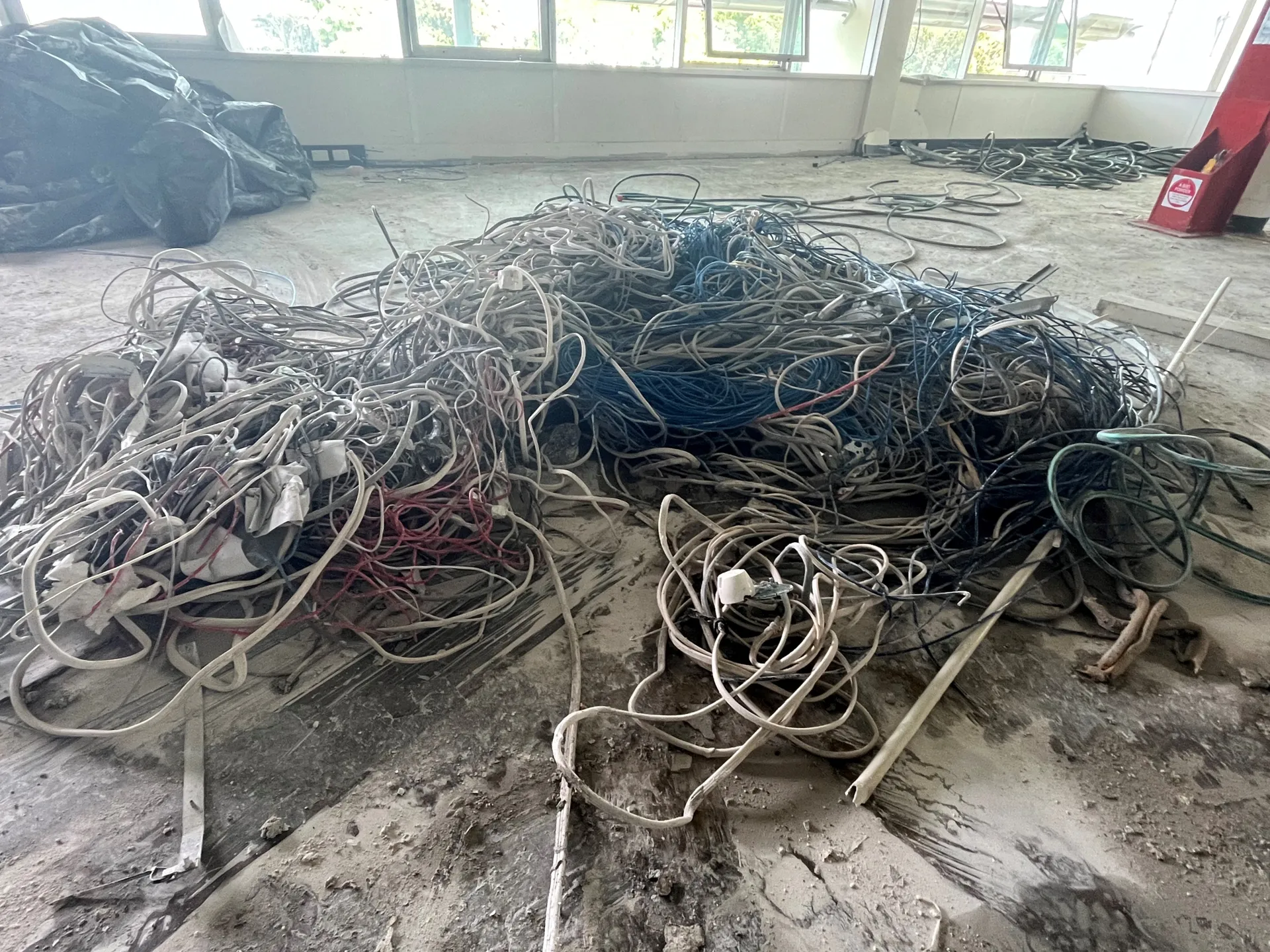 Stockpile cables