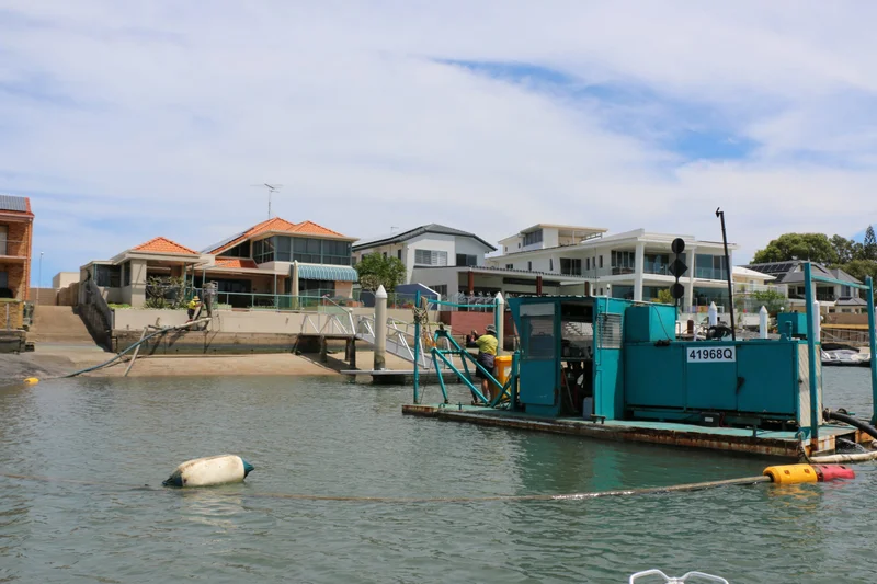 Maintenance-Dredge-working-in-canal-8-scaled.jpg