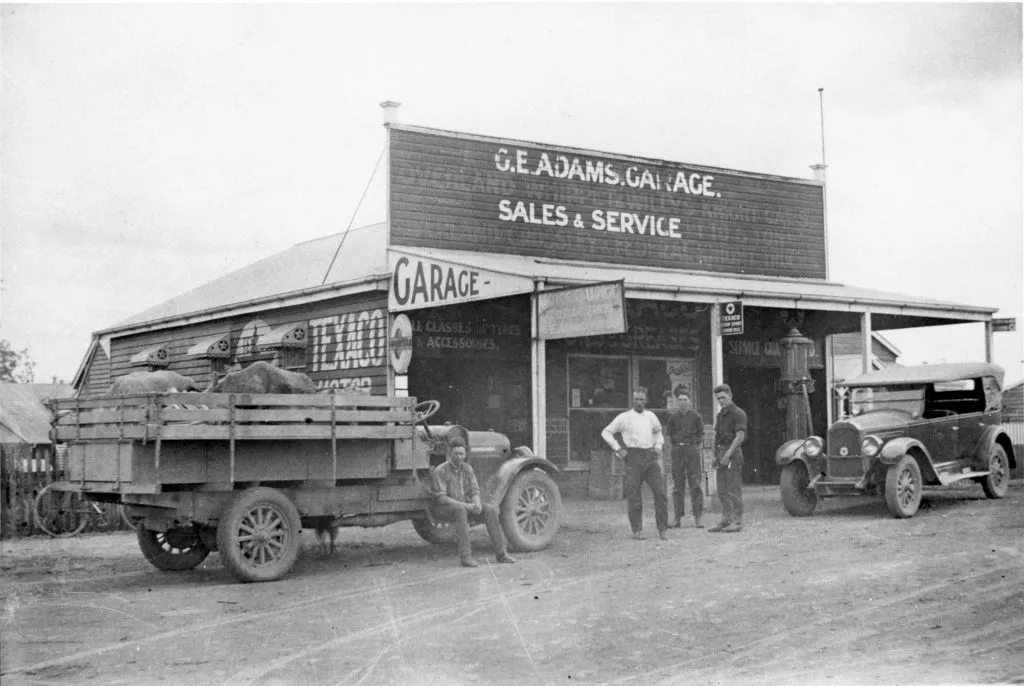 George-E.-Adams-Garage-in-main-street-Eumundi-ca-1935-image-source-picture-sunshine-coast-1-1024x686.jpg