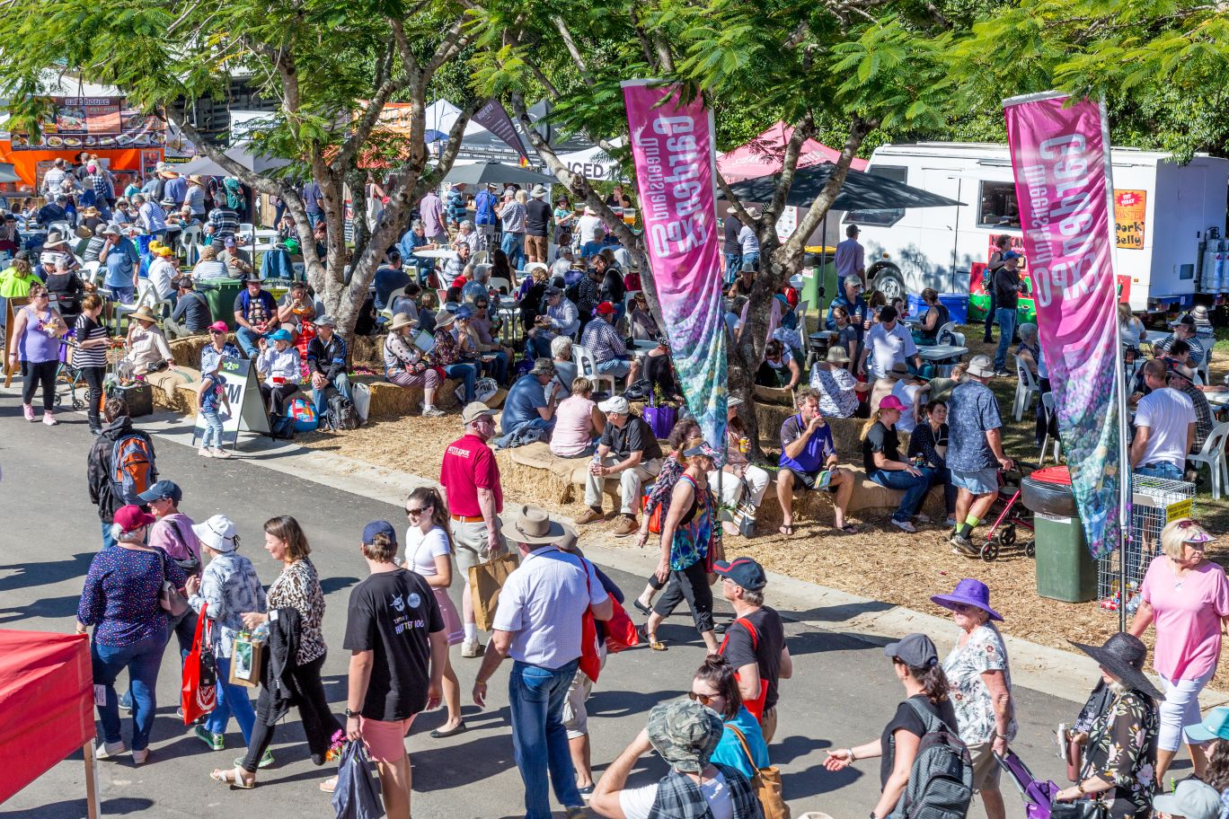 Crowds-at-the-food-court-at-the-2019-Queensland-Garden-Expo.jpg