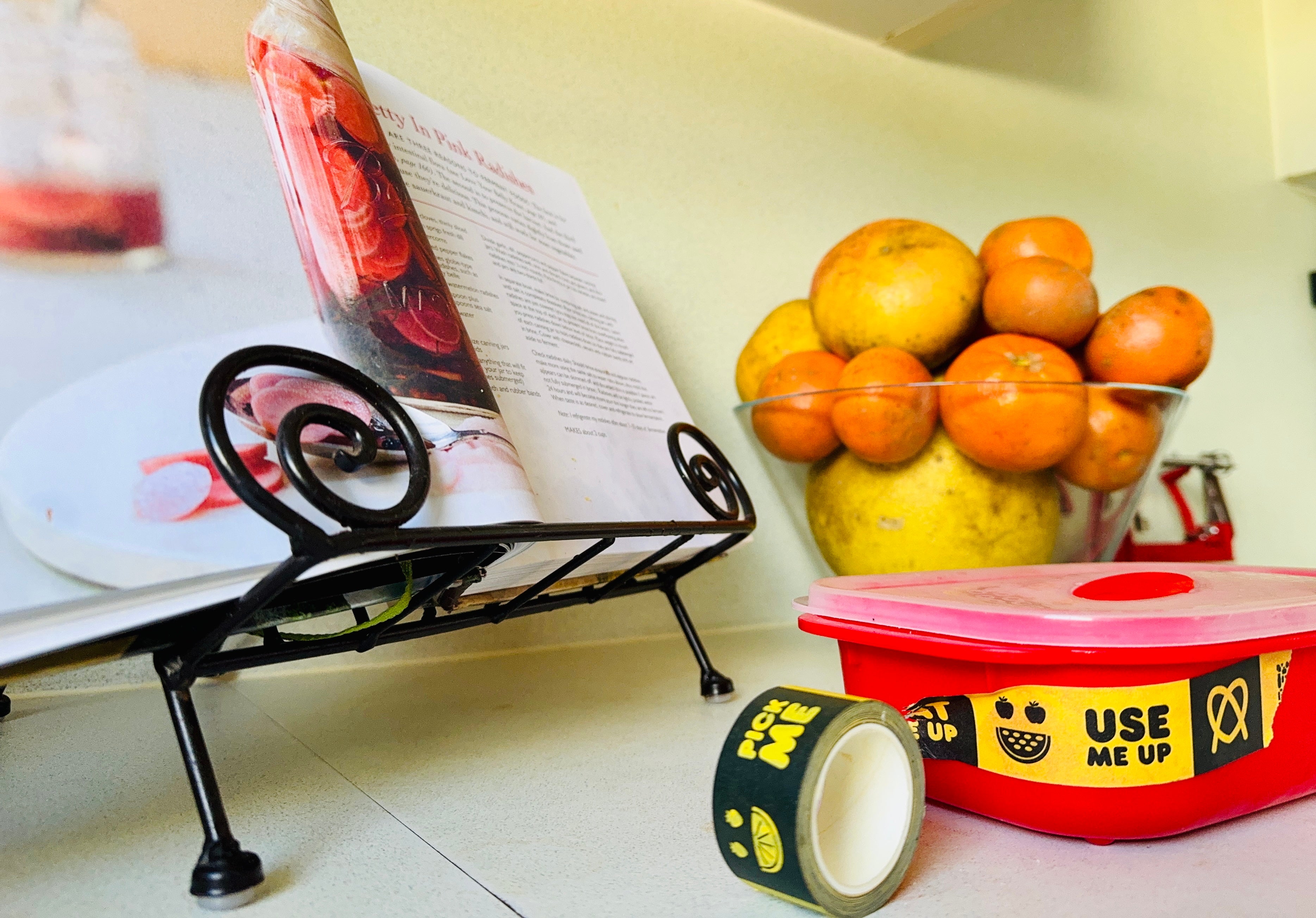 Ozharvest use it up tape on container