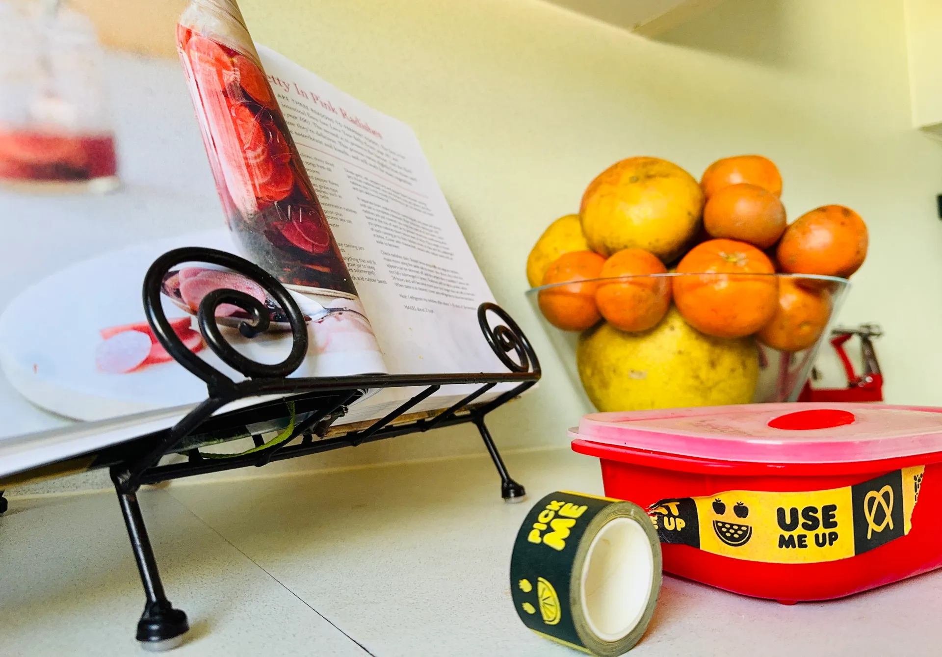 Ozharvest use it up tape on container