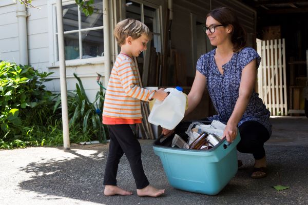 Recycling education programs and events | Sunshine Coast Council