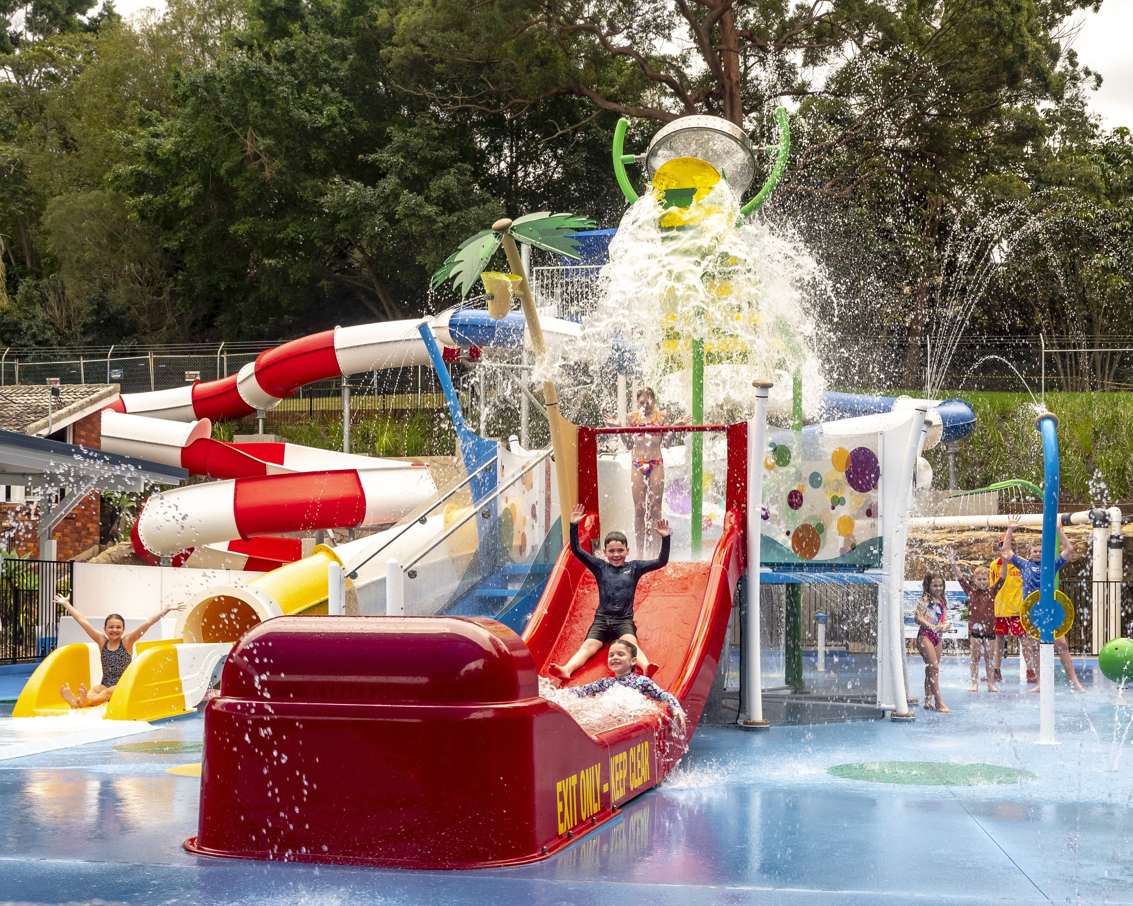 Fun%20for%20all%20ages%20at%20Nambour%20Aquatic%20Centre%20Splash%20Park%203%20sml.JPG