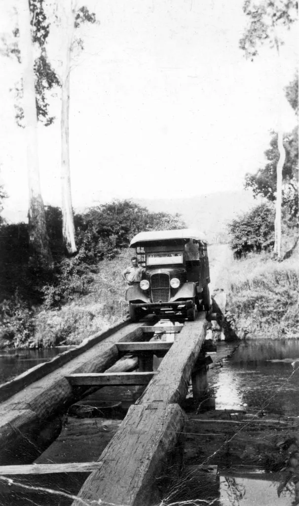 Spider-bridge-over-the-Mary-River-at-Conondale-1935-copy-1-606x1024.jpg