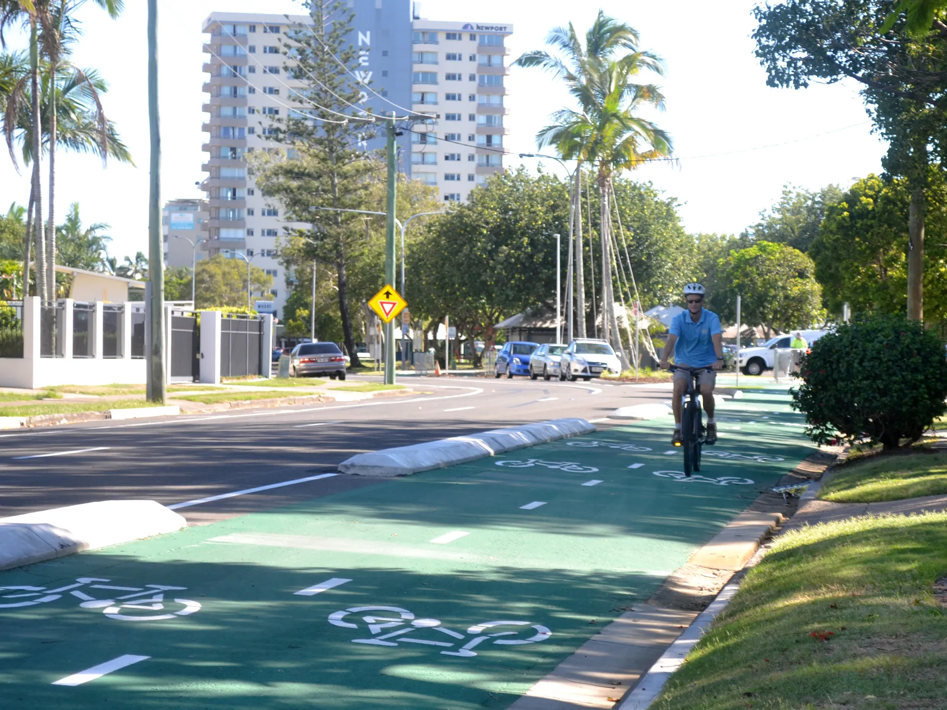 Active%20Transport%20Minyama%20cyclist.jpg