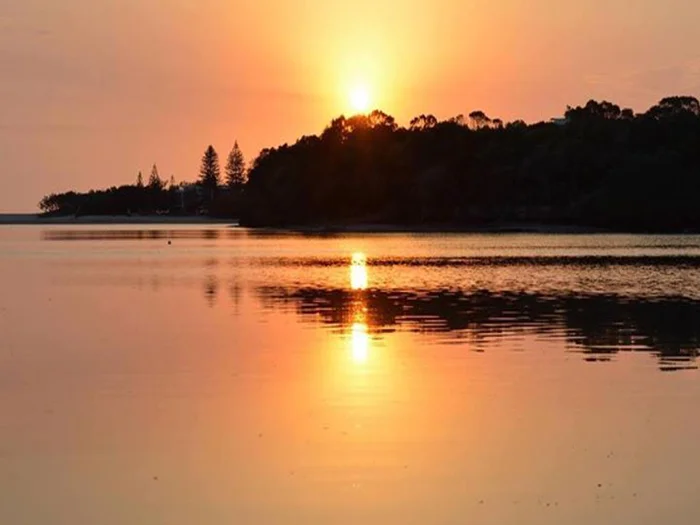 Discover a lake, beach and bushland adventure