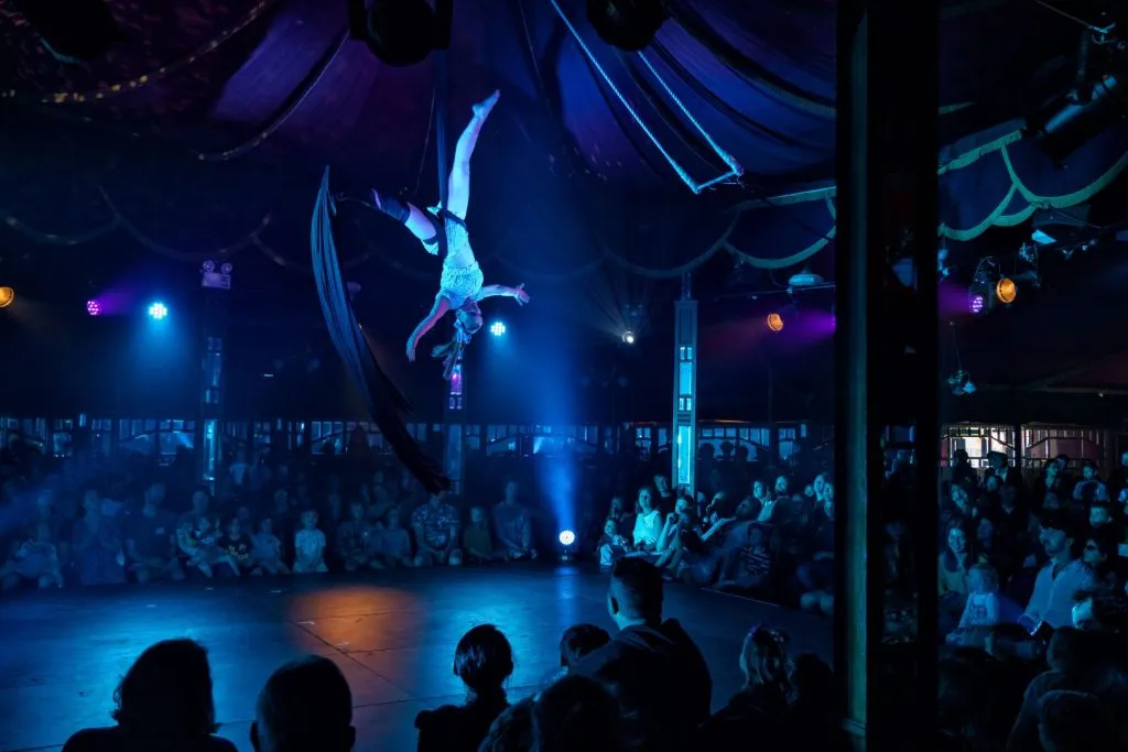 Wonderland-Spiegeltent_Image-Credit_Alain-Bouvier_small-1024x683.jpg