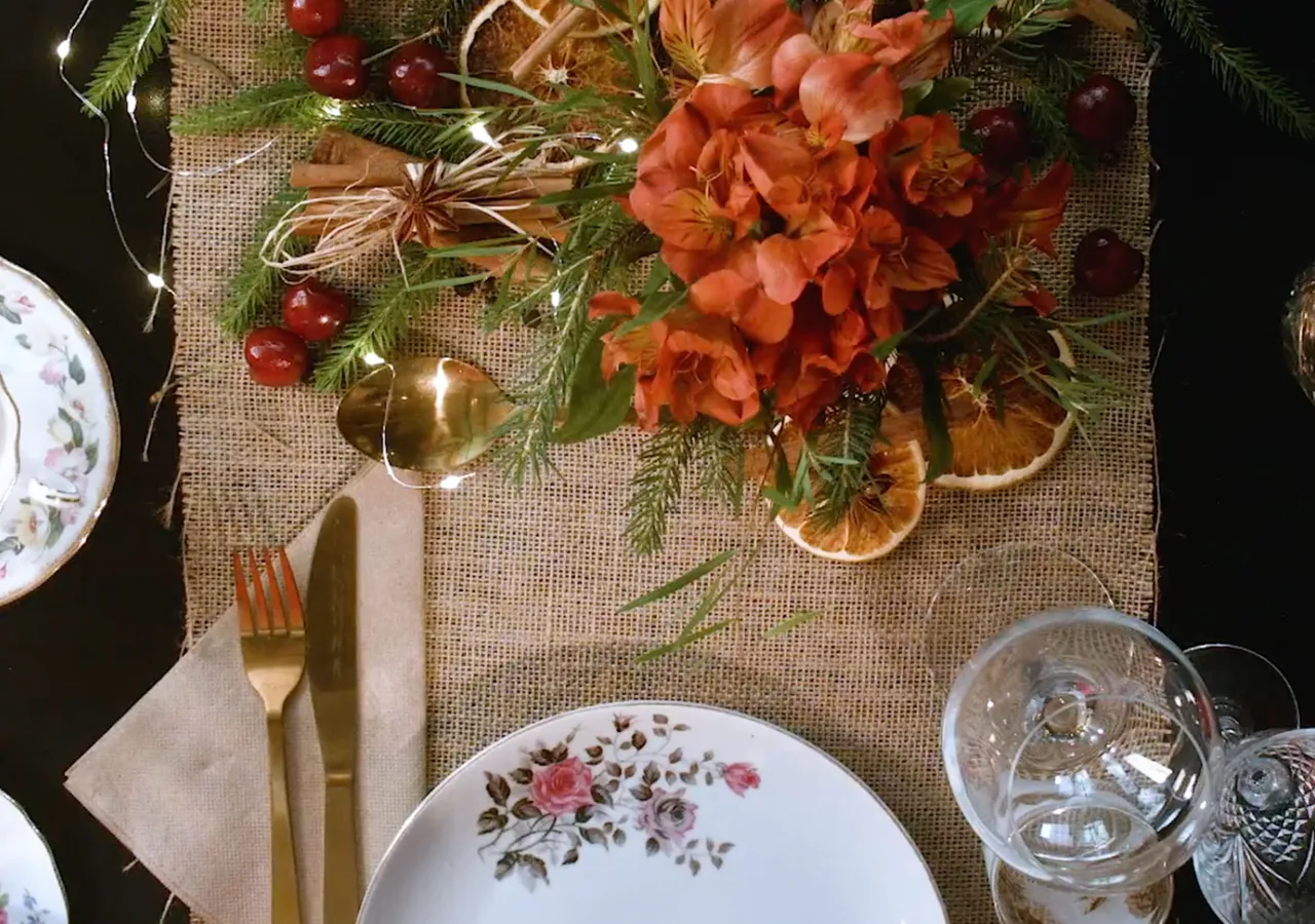20211126__christmas-settings-table-decorations.jpg