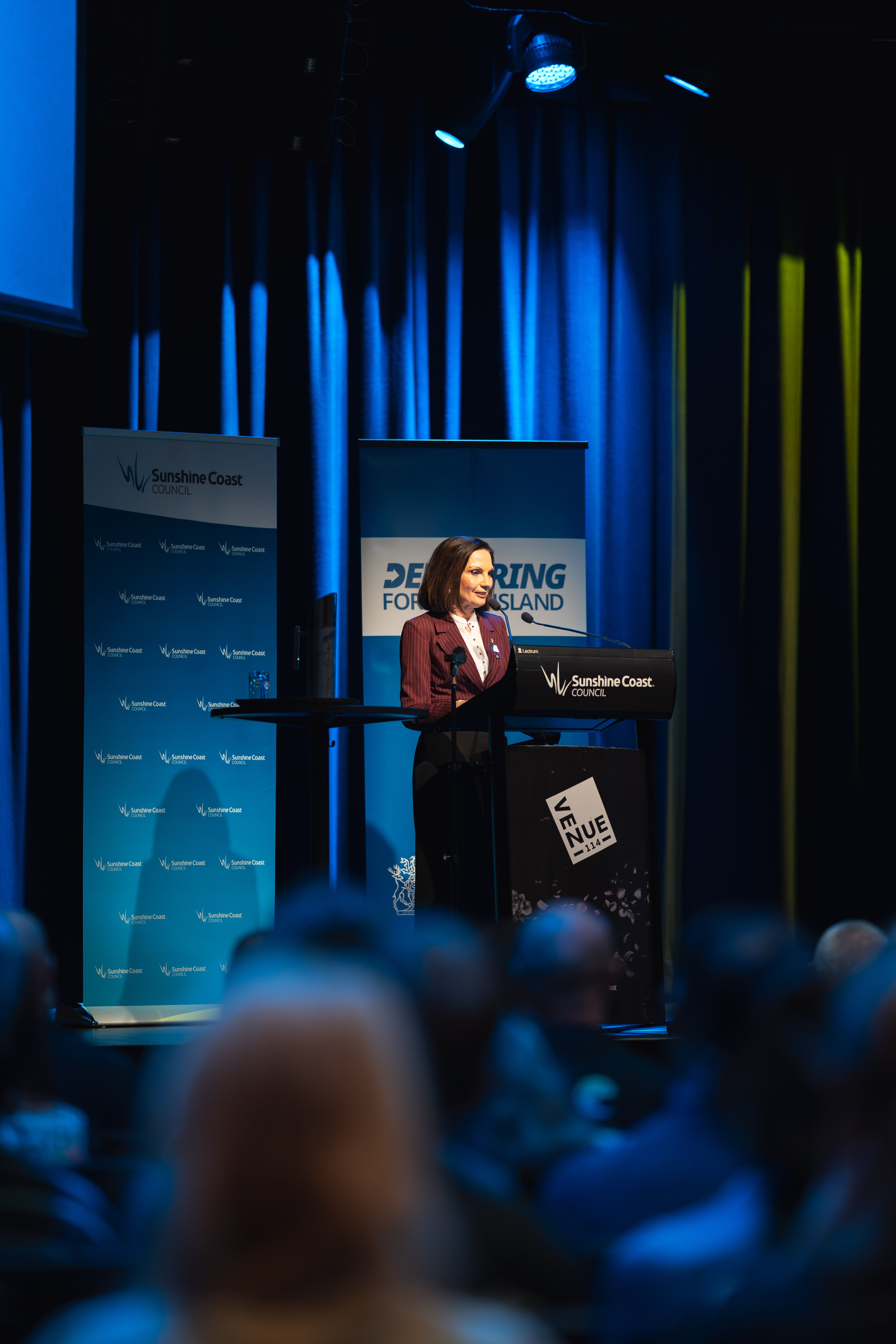 Mayor Rosanna Natoli addressing the crowd. 