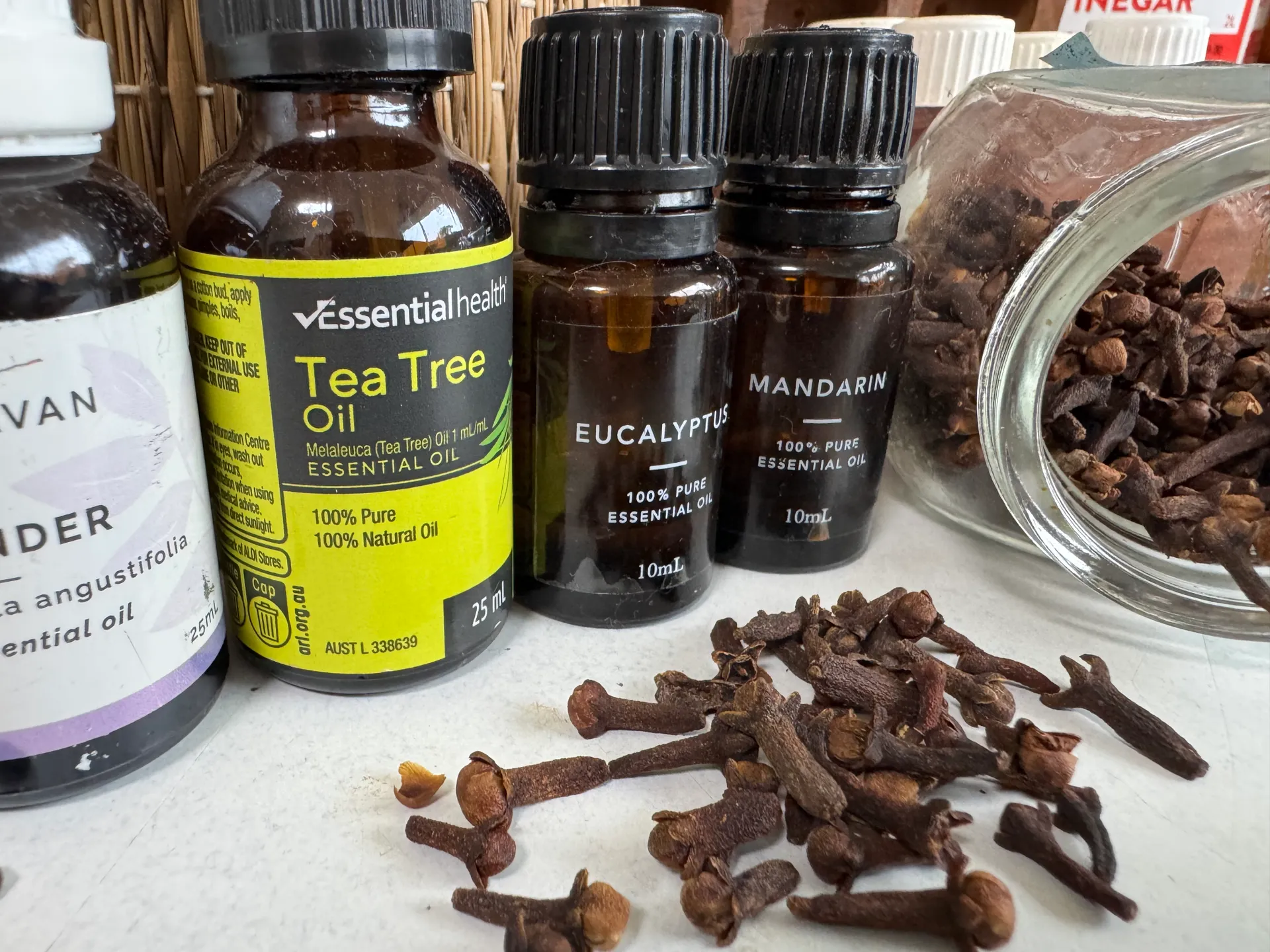 essential oils and cloves