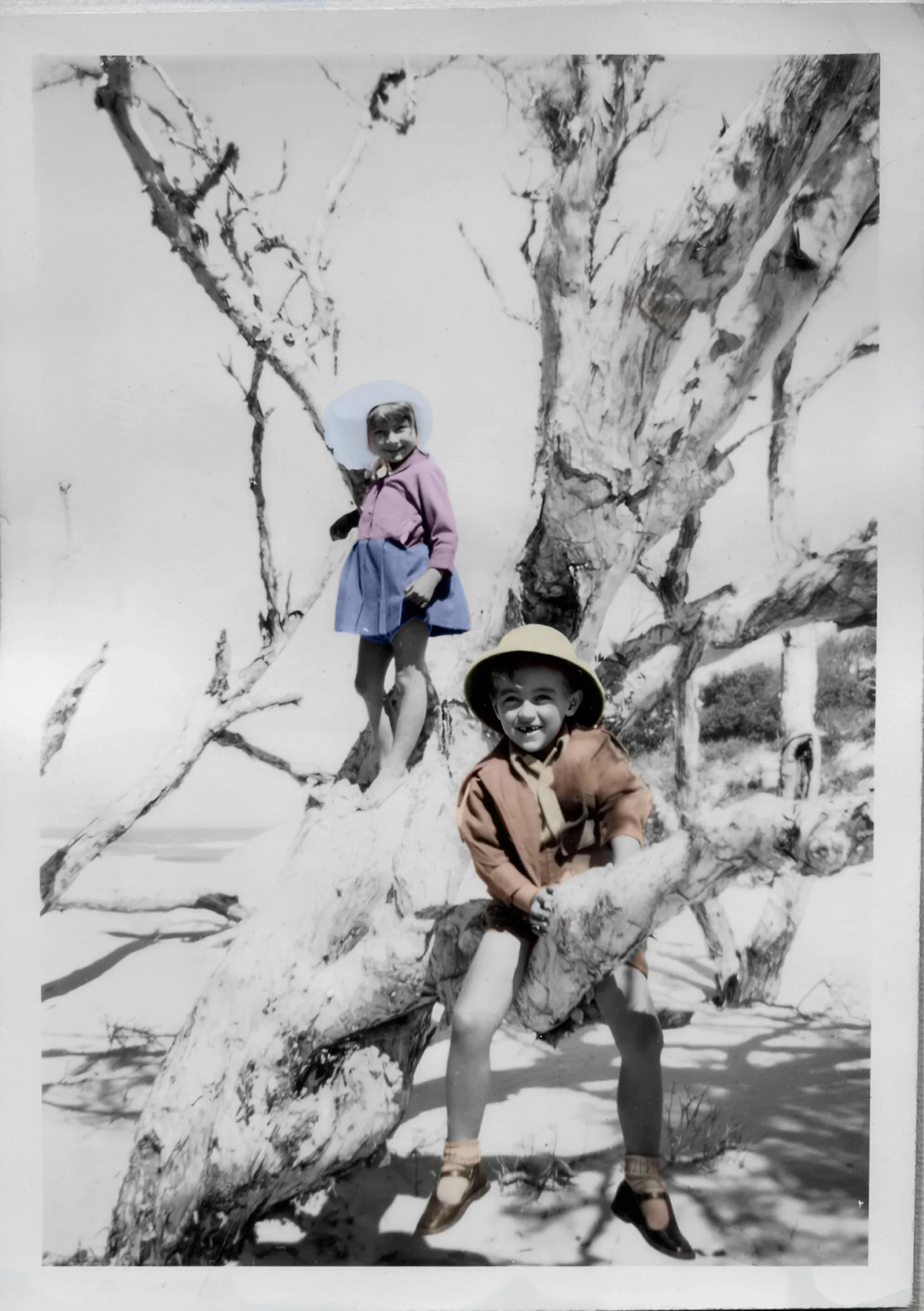 Yvonne James Image: Family visiting Caloundra, c.1950s