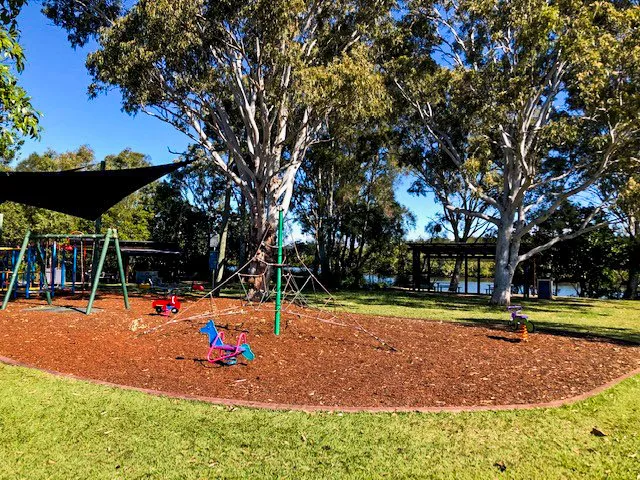 64579_Bradman%20Ave%20Start%20Playground_edited.jpg