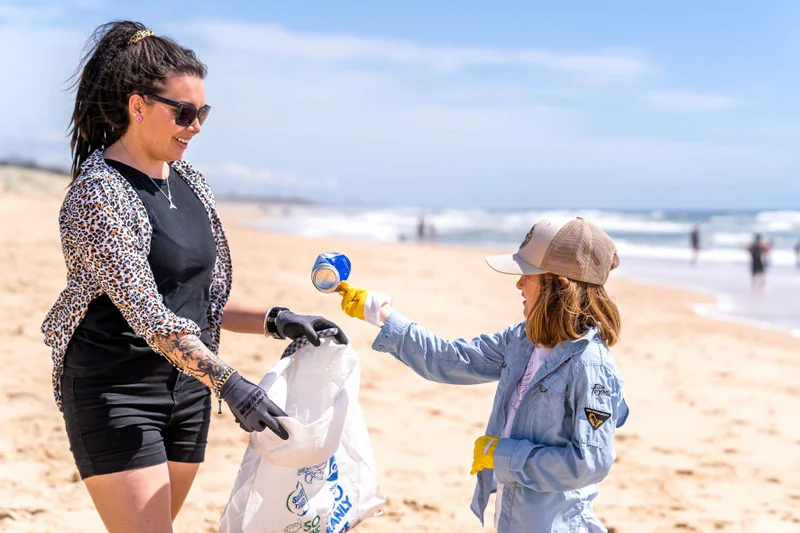 Beach_CleanUp_337-sm.jpg