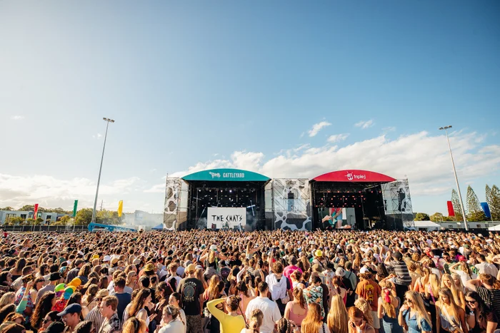 Groovin the Moo stages and crowd