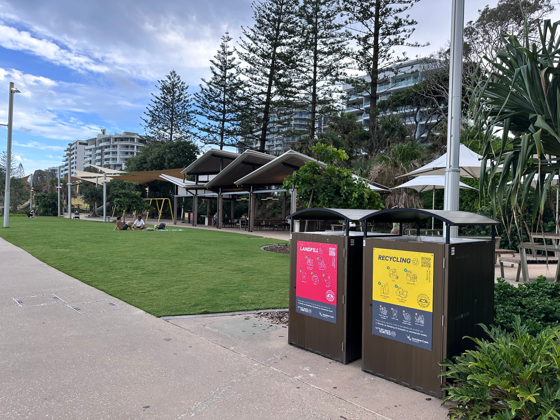 Mooloolaba%20recycling%20bin.png