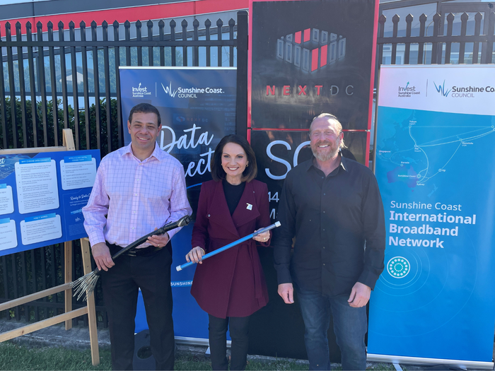 L-R Google Global Networking and Infrastructure Strategic Negotiator Anderson Silveira, Sunshine Coast Mayor Rosanna Natoli and NEXTDC CEO Craig Scroggie.