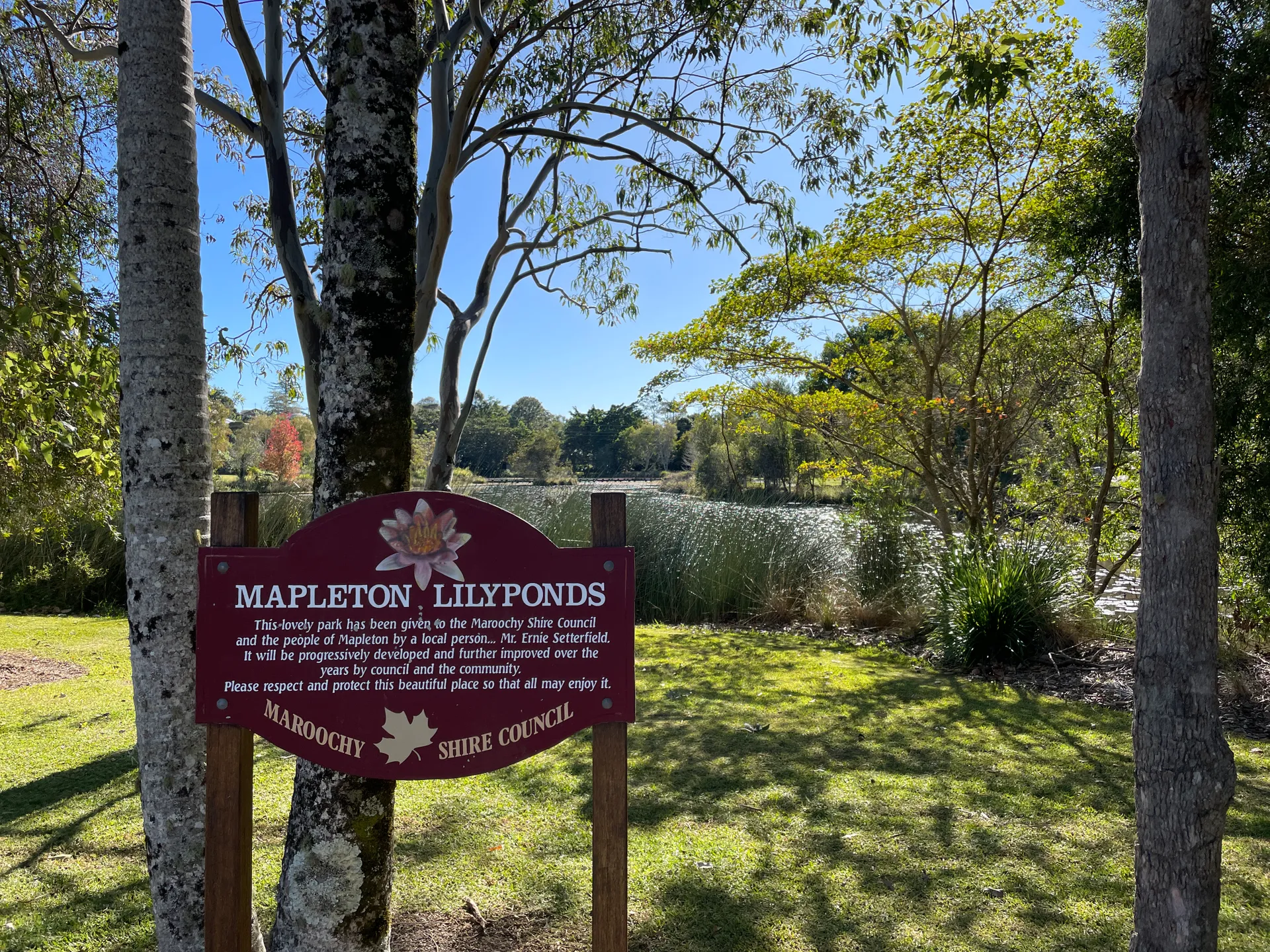 Mapleton Lilyponds Park Entrance