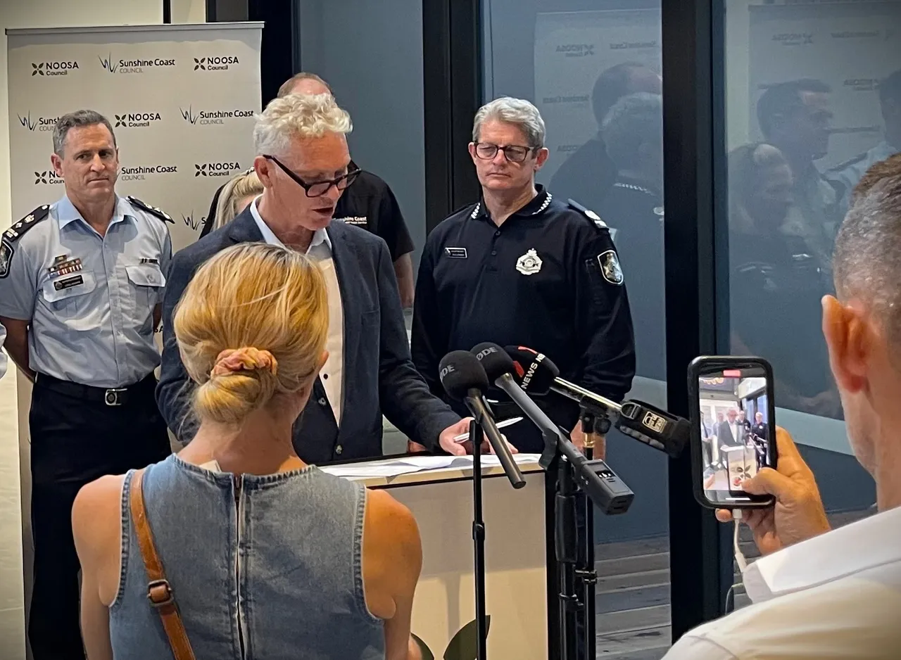 Get%20Ready%20campaign%20launch%202024%20Noosa%20and%20SCC%20Mayor%20Wilkie%2003.jpg