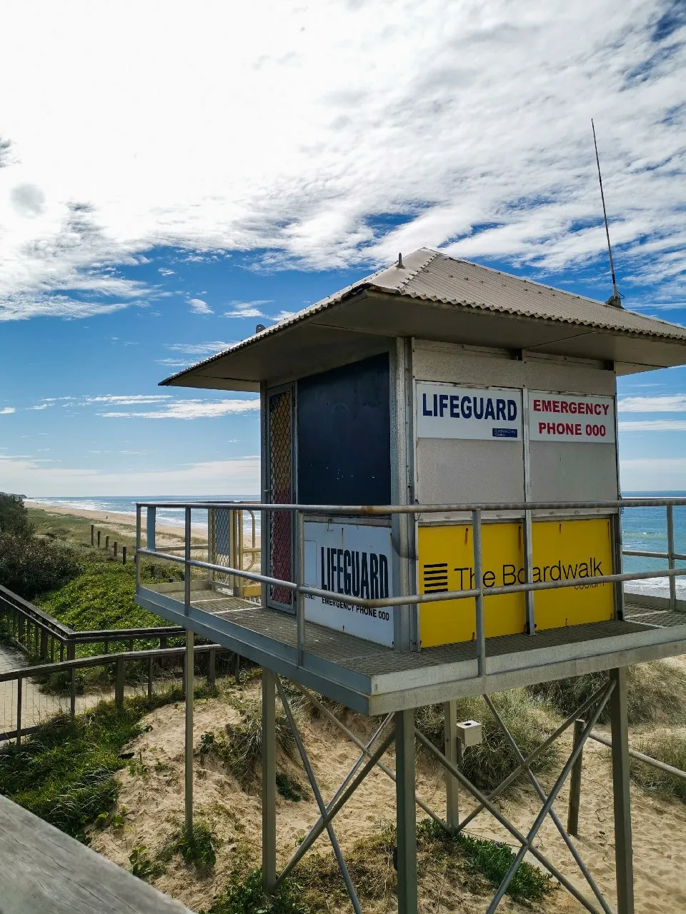 61752_Marcoola%20Beach%20life%20guard%20tower_edited.jpg