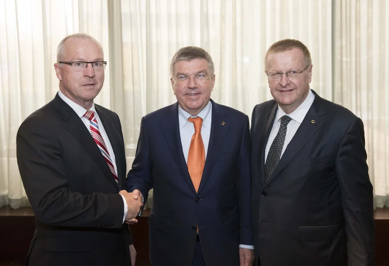 Photo-meeting-with-Thomas-Bach-and-John-Coates-30042015-scaled.jpg
