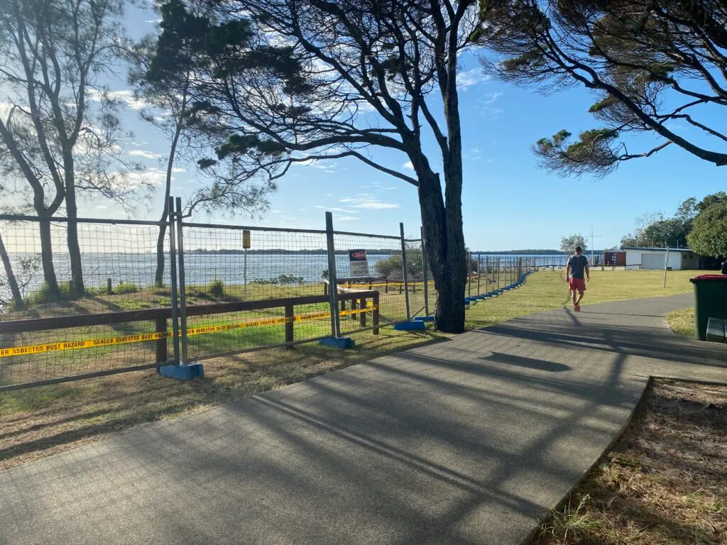 Fencing-to-be-removed-at-Golden-Beach-1024x768.jpg