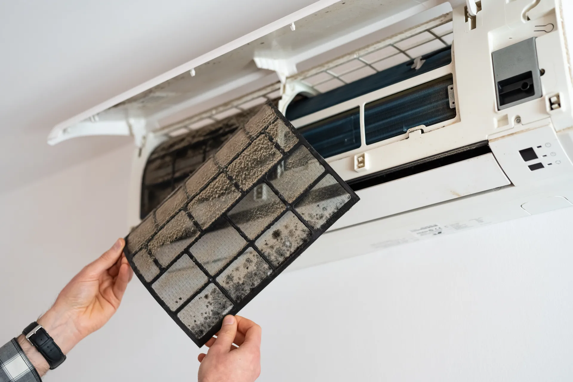 Dirty air con vent