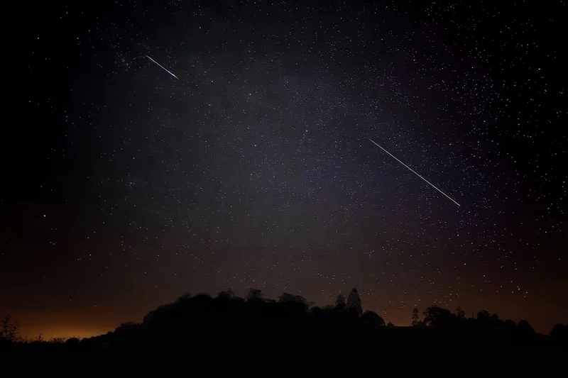 Meteor%20shower_AdobeStock_105661964.jpeg