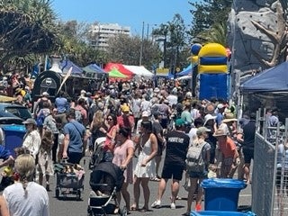MFF2022 crowd along Mooloolaba Esplanade