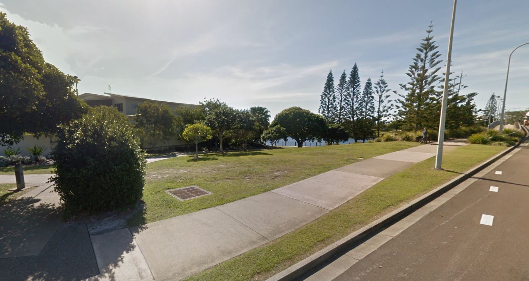 Kawana Island Waterfront Walkway, Mykonos Court Waterfront Walkway ...