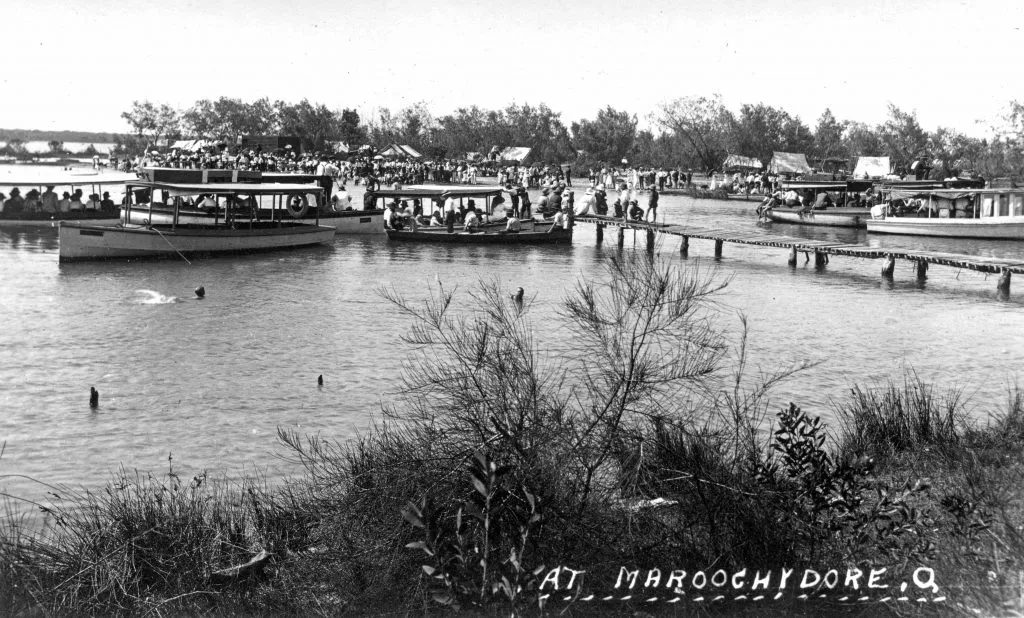 Day-trippers-boarding-river-launches-at-the-jetty-Cotton-tree-1920s-copy-1-1024x618.jpg