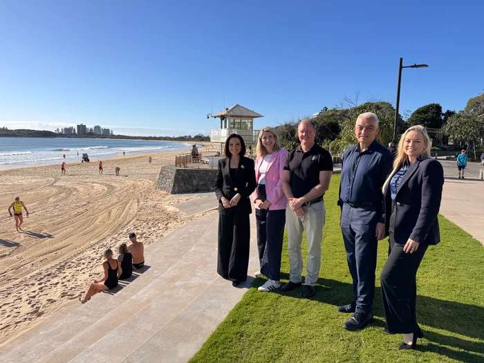 Surf Club Mooloolaba Chief Operating Officer Bucky Smith, Mooloolaba Chamber of Commerce Member Kristine Young, Mayor Rosanna Natoli, Senator Corinne Mulholland and Cr Joe Natoli. 