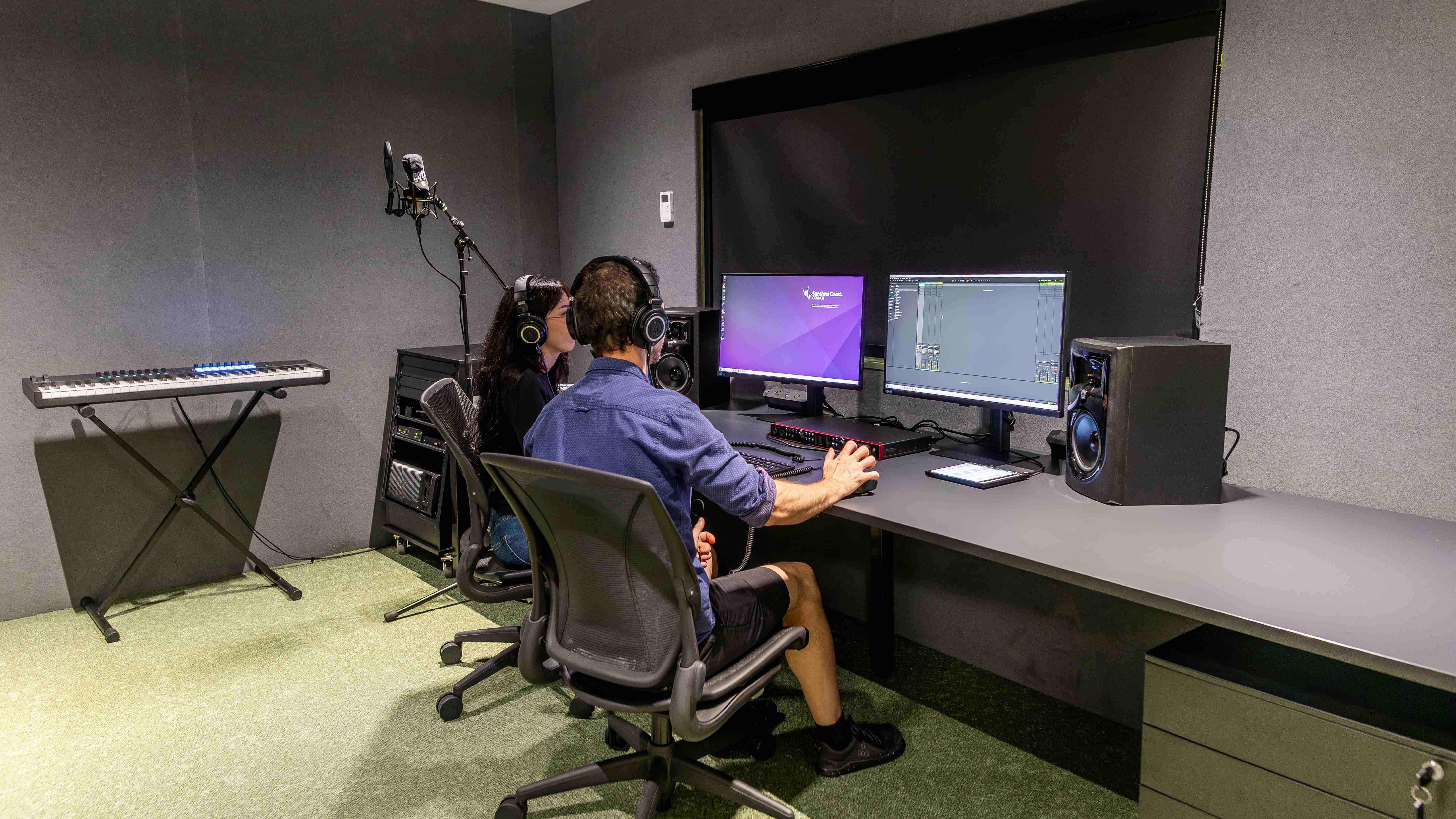 Media%20studio%2C%20Library_%20Caloundra%202.jpg