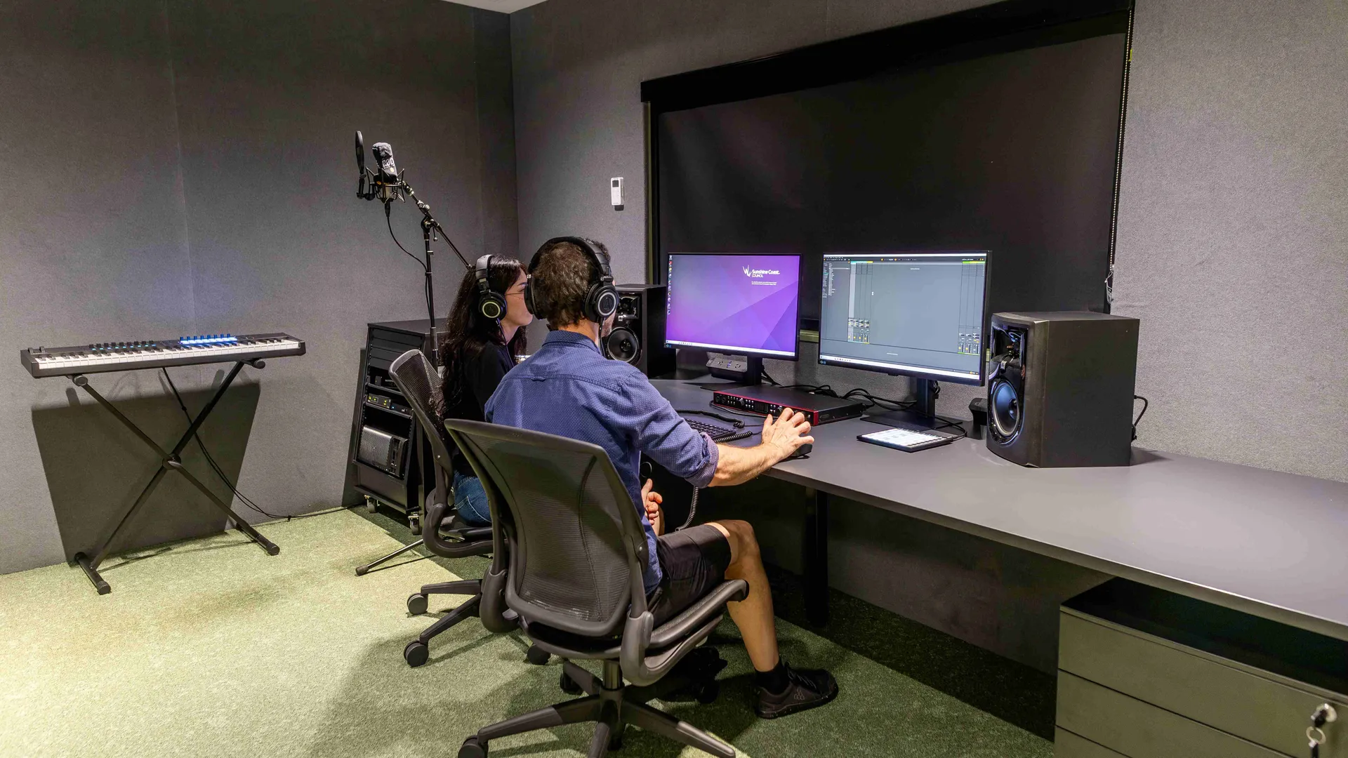 Media%20studio%2C%20Library_%20Caloundra%202.jpg