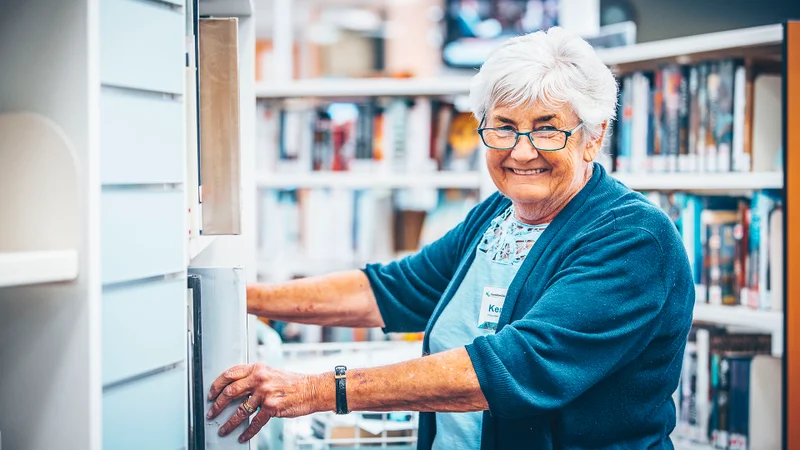 Home library volunteer