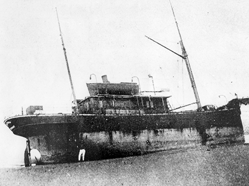 The earliest known image of the vessel taken in 1893 after it was stranded on the beach. Pictured in the foreground is Thomas Welsby – Queensland politician, businessman, and author. Welsby, JC Moffat and another man, purchased a vast parcel of land north of Caloundra. The partners drew lots for the choice site and Moffat won. Trundle, Gwen. “The early days of Caloundra”, 1958, p.24. Image courtesy Picture Sunshine Coast.