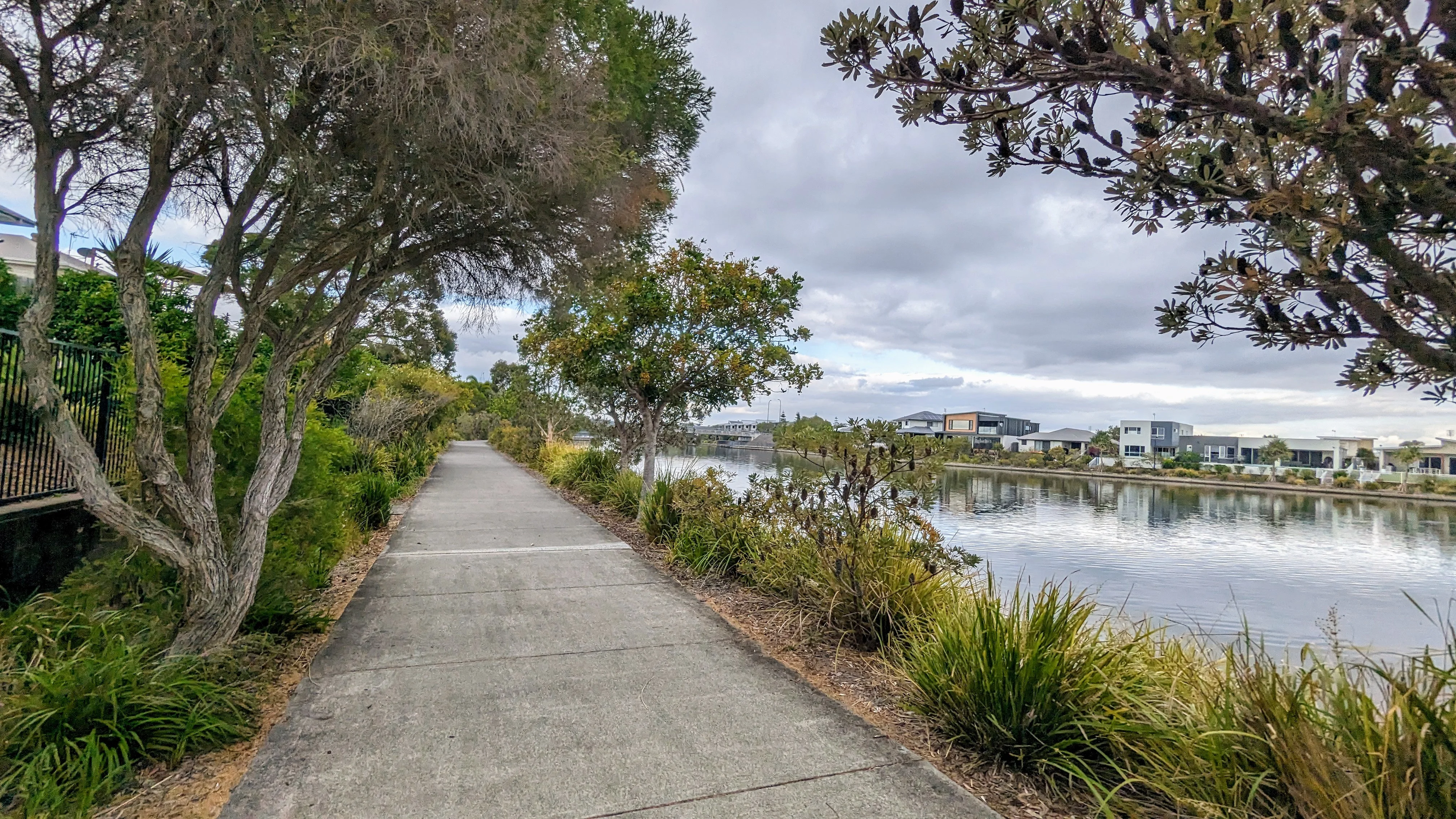 Brightwater ‘Loop the Lake’ walk