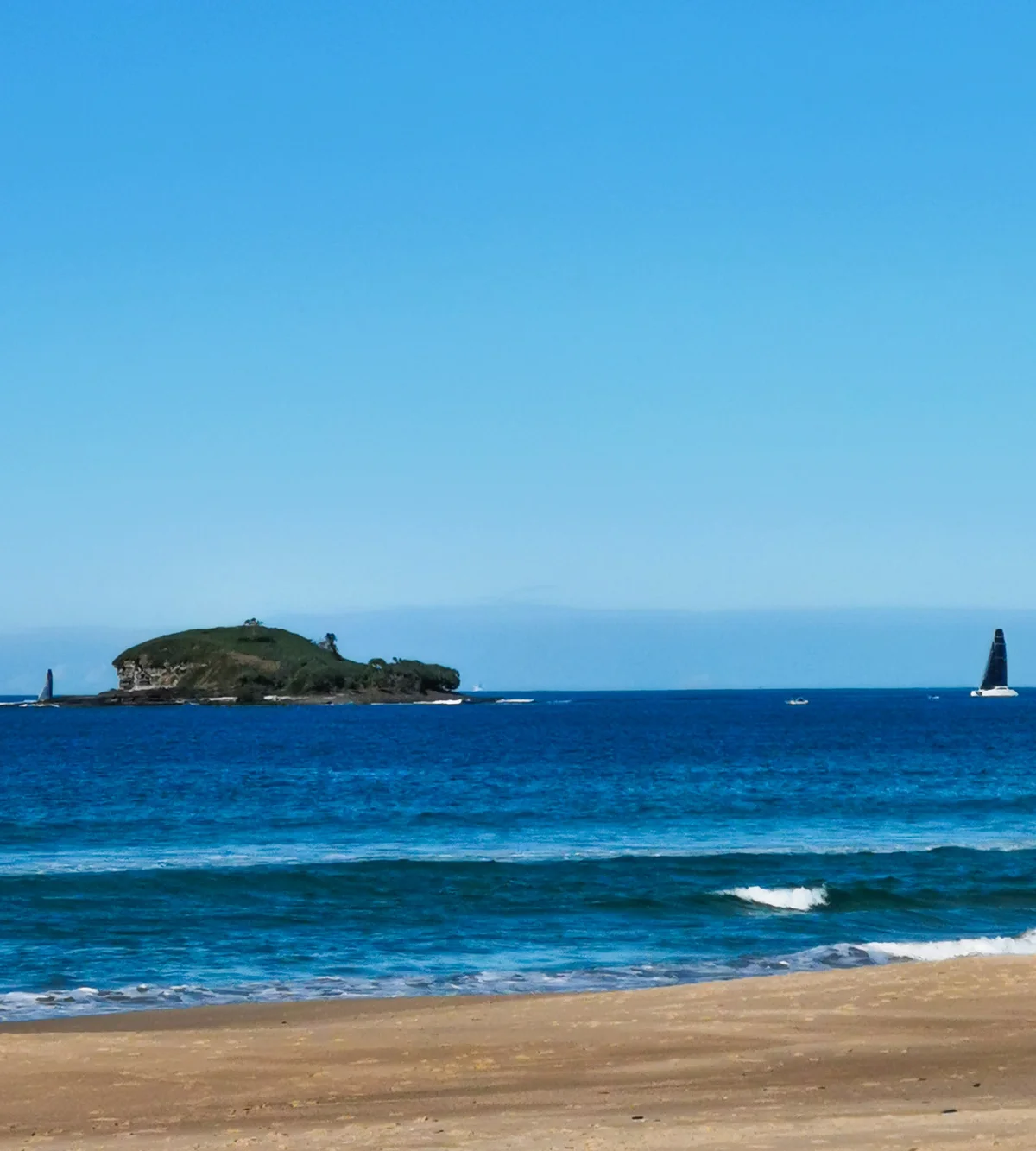 Adventure: Mudjimba to Marcoola Coastal Pathway (4km one-way) 